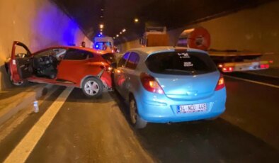 TEM Otoyolu’nda 7 araç birbirine girdi: Yaralılar var!