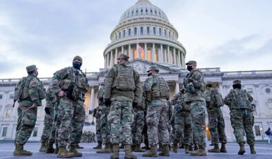 Trump emir verdi: Ulusal muhafızlar Washington DC sokaklarına konuşlanmaya başladı