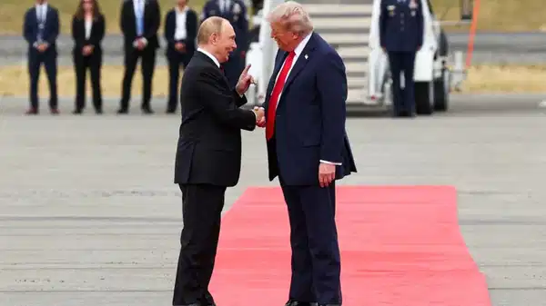 Trump’tan Rusya’ya Ukrayna uyarısı: ‘Ya yaptırım ya da ‘bu sizin kavganız’ diyeceğiz’