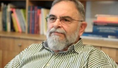 Türk siyaset bilimci ve tarih profesörü Mete Tunçay hayatını kaybetti
