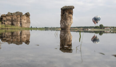 Türkiye’nin ikinci Kapadokya’sı olarak anılan Frig Vadisi görenleri büyülüyor