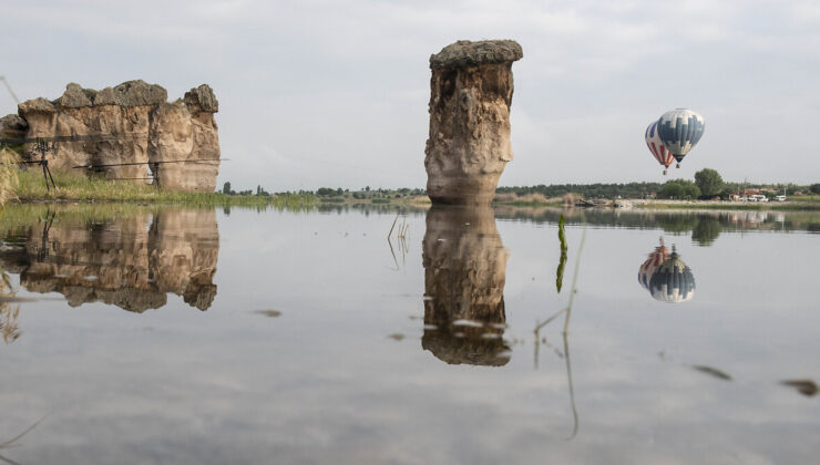 Türkiye’nin ikinci Kapadokya’sı olarak anılan Frig Vadisi görenleri büyülüyor