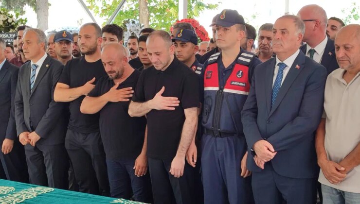 Tutuklu Avcılar Belediye Başkan Yardımcısı Erhan Daka, babasının cenazesine jandarmayla getirildi