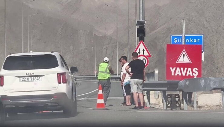 Uluslararası yol saatlerce kapandı: Yurttaşlar tepkili