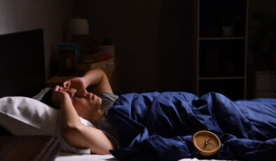 Uykuda terleme nasıl geçer? Terlemeyi önlemek için ne yapmalı?