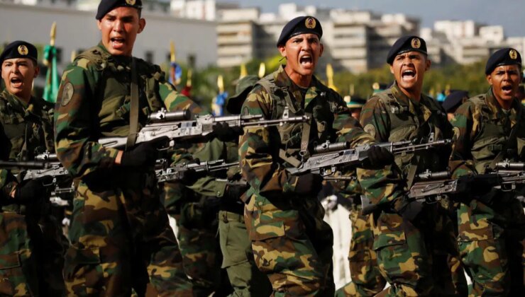 Venezuela’dan Kolombiya sınırına binlerce güvenlik gücü