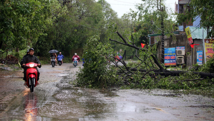 Vietnam’ı Kajiki Tayfunu vurdu: 3 kişi hayatını kaybetti