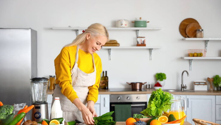 Vitamin kaybını önlüyor, sofraları daha besleyici kılıyor: Sebze ve meyvelerin besin değerini artırmanın 9 etkili yolu