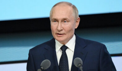 Vladimir Putin: Ukrayna ile görüşmelere olumlu bakıyorum