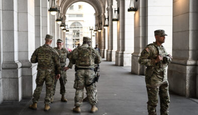 Washington’da Ulusal Muhafızlar silah taşımaya başladı