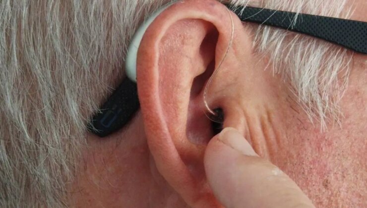 Yapay zeka destekli gözlükler, işitme sorunu yaşayanlara süper güç kazandırabilir