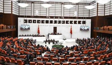 ‘Yeni anayasa’ tartışmaları… Eski bakan ve milletvekillerinden ortak bildiri!