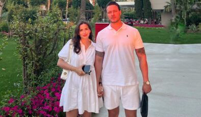 Yeni baba olan Burak Çelik oğluyla verdiği yeni pozu paylaştı