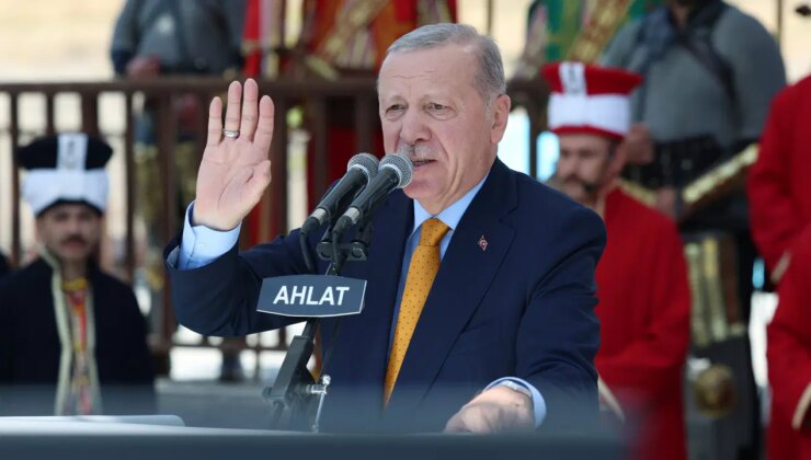 Yine Türk-Kürt-Arap vurgusu yaptı… Erdoğan’dan Ahlat’ta dikkat çeken ‘süreç’ mesajı: ‘Artık son düzlükteyiz’