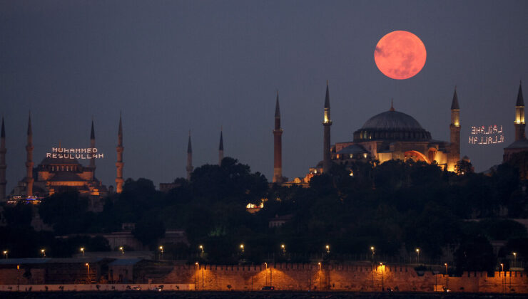 Zamanın izlerini taşıyorlar: İstanbul’un en eski tarihi camileri