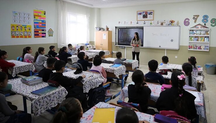 18 milyon öğrenci için ilk ders zili çaldı!