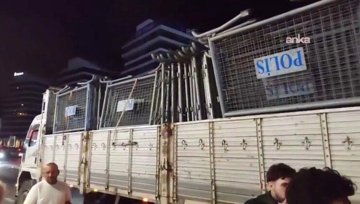 Abluka altına alınan CHP İstanbul İl Başkanlığı önüne yeni barikatlar getirildi