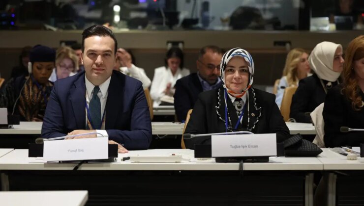 AKP Gençlik ve Kadın Kolları Başkanı New York’ta: ‘Kamu kaynaklarıyla mı gittiler?’