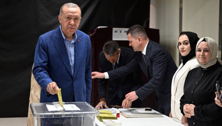 AKP’de seçim çalışması: ‘Erdoğan ile inşallah bir dönem daha’