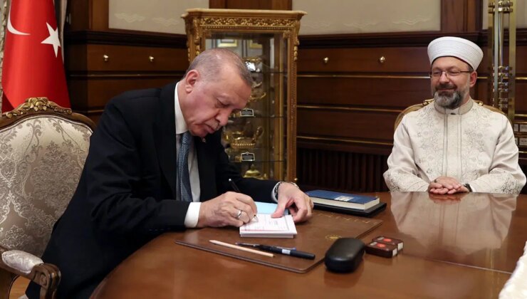 AKP’li isimden Ali Erbaş’a çok sert sözler: ‘Hiçbir başkan döneminde Diyanet böyle yıpranmamıştı’