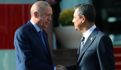 AKP’li Mücahit Birinci’den sitem: ‘Erdoğan’ın ekibi çalışıyor ama gündemi Özgür Özel belirliyor’