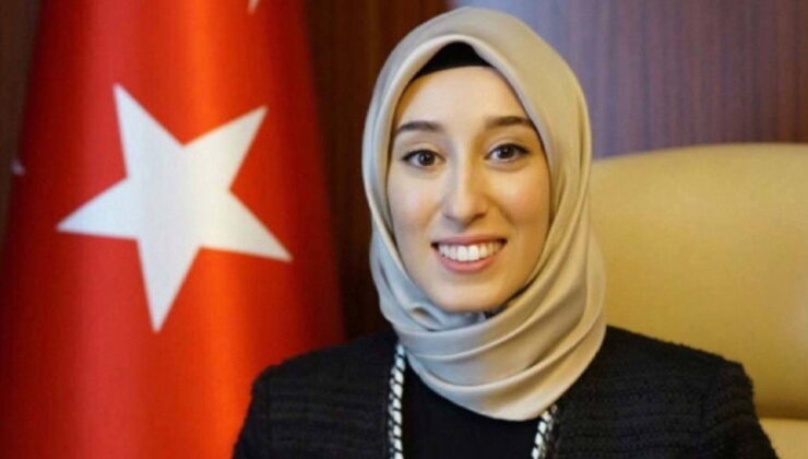 AKP’li Rümeysa Kadak, Oxford’un yeni reklam yüzü oldu