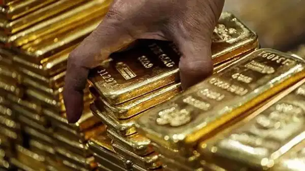 Altın fiyatlarında yeni rekor: Doların zayıflığı piyasaları altına yönlendirdi!