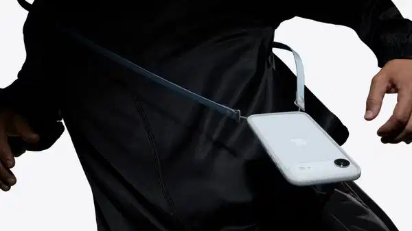 Apple, iPhone 17 serisi için çapraz askı aksesuarını da tanıttı! Ne işe yarayacak?