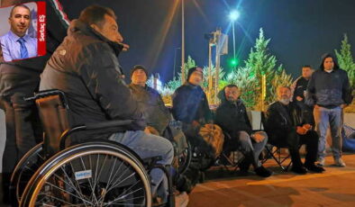 Askerliğini terörle mücadele bölgesinde yaparken yaralananlar, şimdi ‘haklarını’ arıyor: Tekerlekli sandalyede nöbet