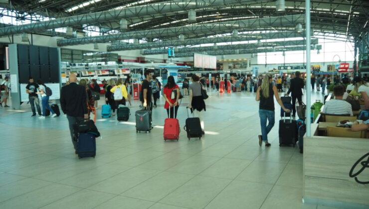 Avrupa’da ‘siber saldırı’ nedeniyle havalimanları felç oldu