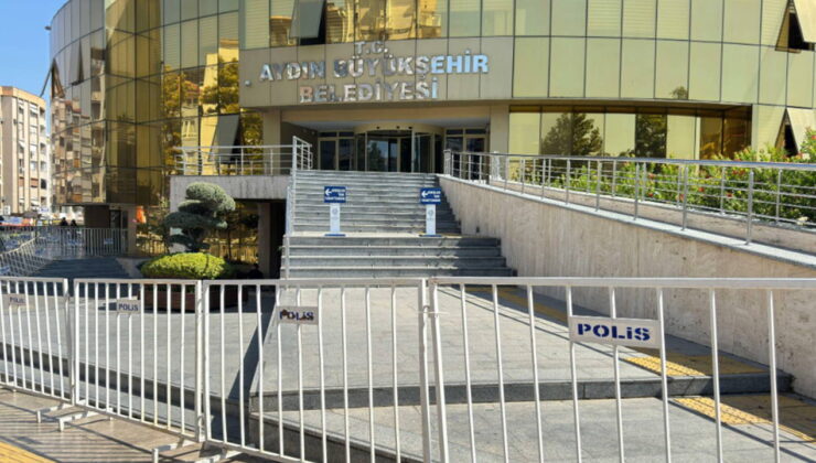 Aydın Büyükşehir Meclisi toplantısı öncesi bariyerli güvenlik önlemi
