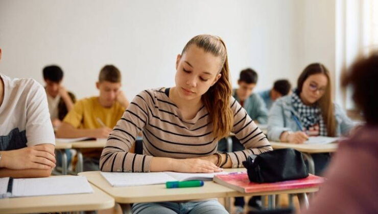 Başarılı ve mutlu bir eğitim için ipuçları: Çocuklarda okul stresini azaltmanın 7 etkili yol