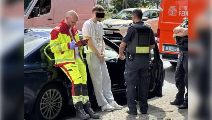 Berlin’de korkunç anlar: Araç çocuk grubunun arasına daldı