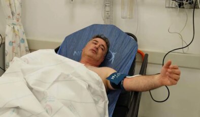 Biber gazından etkilenen CHP Hatay Milletvekili Servet Mullaoğlu hastaneye kaldırıldı