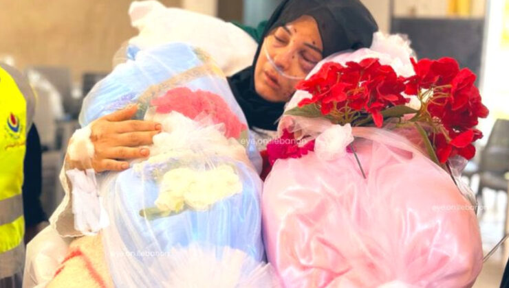 Bir annenin en ağır yükü: Gazzeli bir anne katledilen evlatlarına son defa sarılıyor