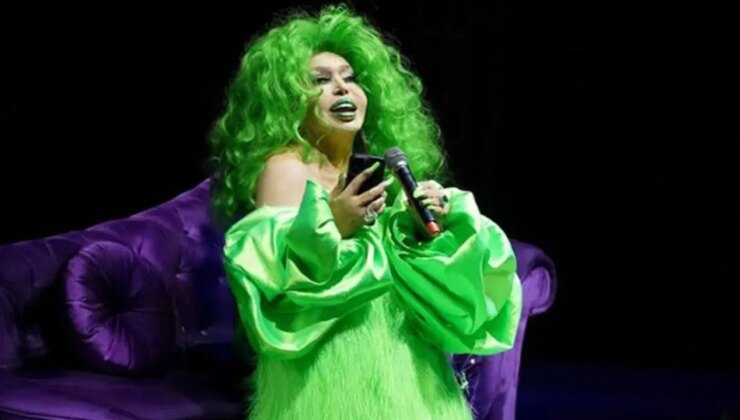 Bülent Ersoy’un sahnedeki sözleri gündem oldu: ‘Saray’dan duymasınlar sizi, ben kendimi kurtarırım nasıl olsa’