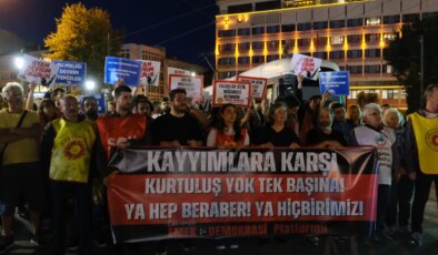 CHP İstanbul İl Başkanlığı’na kayyum atanmasına Eskişehir ve Gaziantep’ten tepki