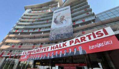 CHP İstanbul İl Yönetimi’nin görevden alınması kararına tepki yağdı: ‘Yok hükmündedir!’