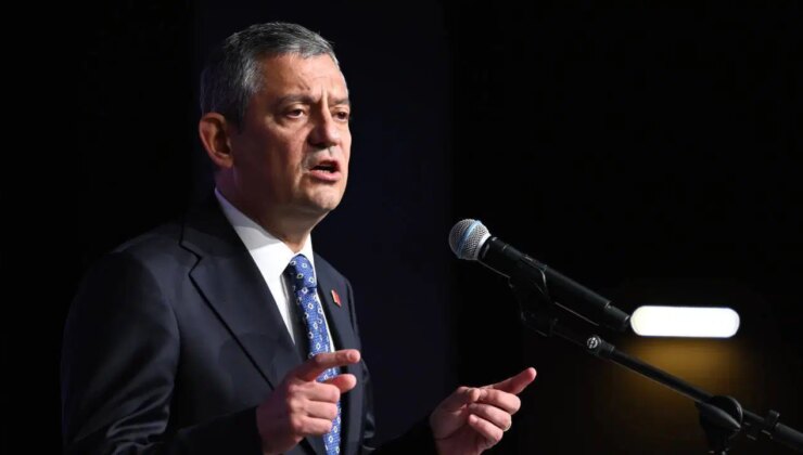 CHP Lideri Özgür Özel: ‘Beni o kadar övse, yerin dibine girerim’