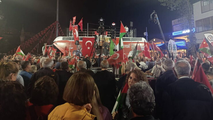 CHP’den Trump-Erdoğan görüşmesi öncesi Filistin’e destek mitingi: Yurttaşlar ellerinde Filistin bayraklarıyla alana akın etti