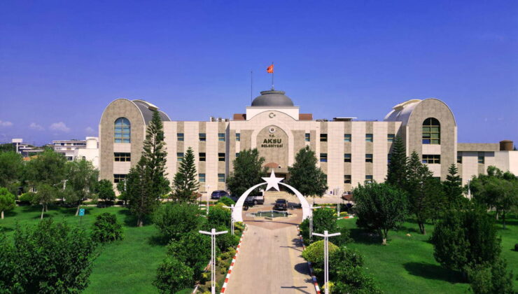 CHP’li Aksu Belediyesi’nde 3 başkan yardımcısı istifa etti