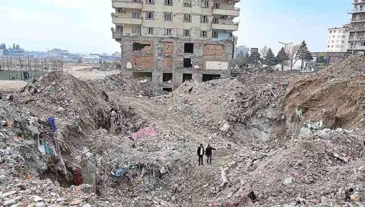 Depremde 85 kişiye mezar olmuştu: Ebrar Sitesi E Blok davasında istenen cezalar belli oldu!