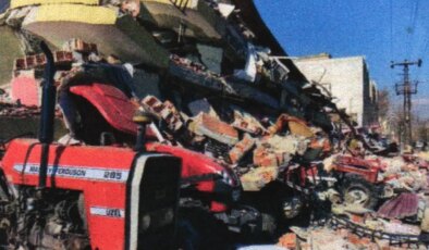 Depremde yıkılan Sulayıcı Apartmanı davasında 2 sanık hakkında daha dava açıldı, firari 2 sanık için yakalama kararı çıkarıldı