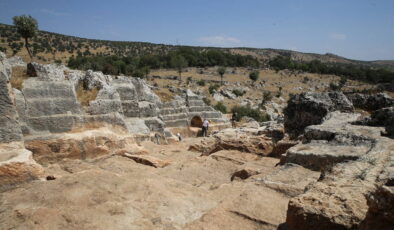 Diyarbakır’da eski taş ocağındaki arkeolojik kazıda 112 mezar bulundu