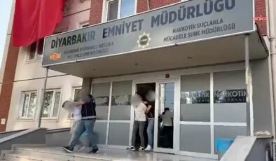 Diyarbakır’da operasyon: Takside 34 bin 360 adet ‘uyuşturucu hap’ ele geçirildi