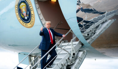 Donald Trump ölümden döndü: İçinde bulunduğu uçak çarpışma tehlikesi atlattı