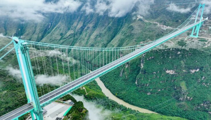 Dünyanın en yüksek köprüsü ulaşıma açıldı