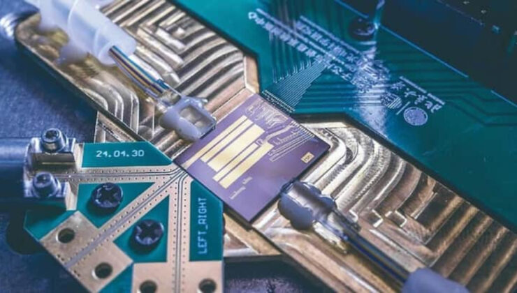 Dünyanın ilk ‘tüm frekanslı’ 6G çipi, 100 Gbps hızında veri iletebiliyor