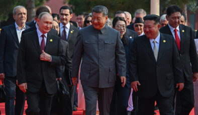 Dünyanın konuştuğu görüntüler: Putin, Kim ve Şi bir arada