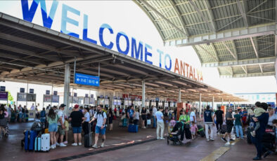 Ege ve Akdeniz’deki havalimanları turist sezonunda rekora uçtu